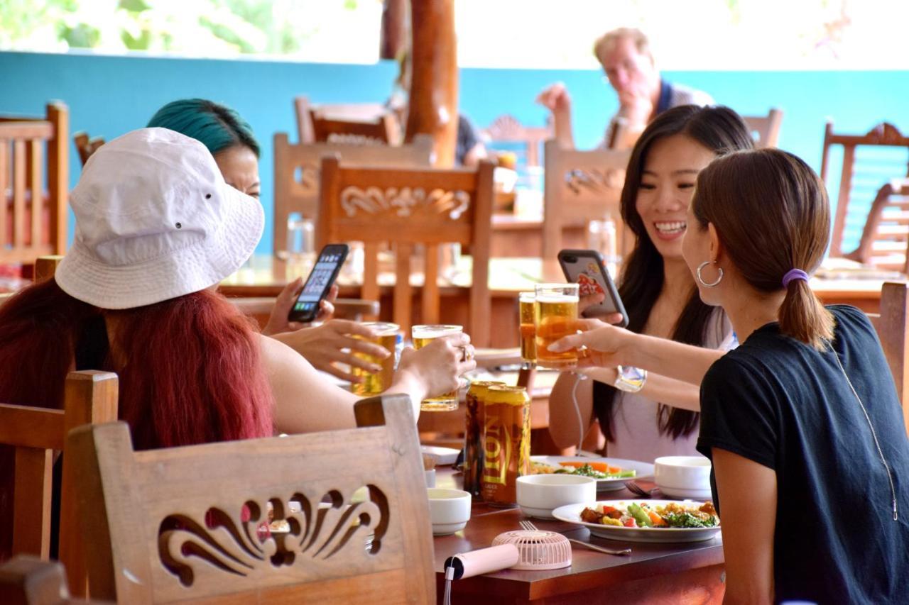 Hungry Lion Resort Сігірія Екстер'єр фото