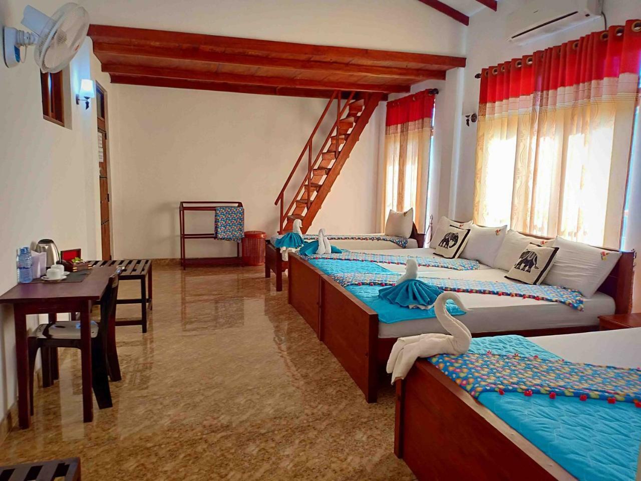 Hungry Lion Resort Сігірія Екстер'єр фото